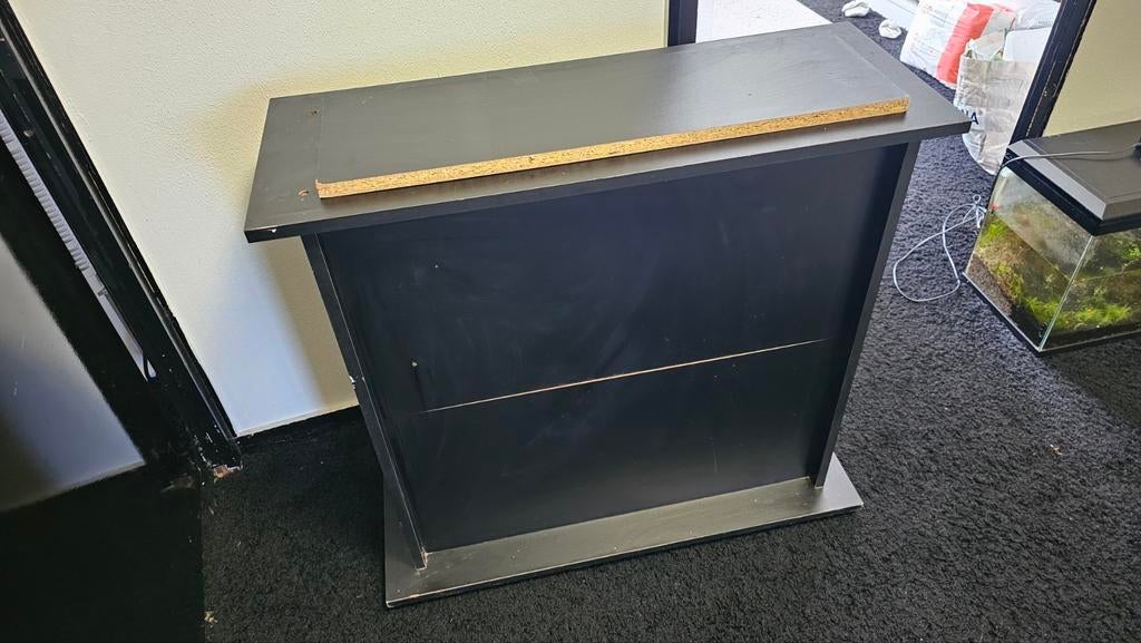 Gratis aquarium meubel 80x30x76, Dieren en Toebehoren, Ophalen, Gebruikt, Aquariummeubel, Juwel