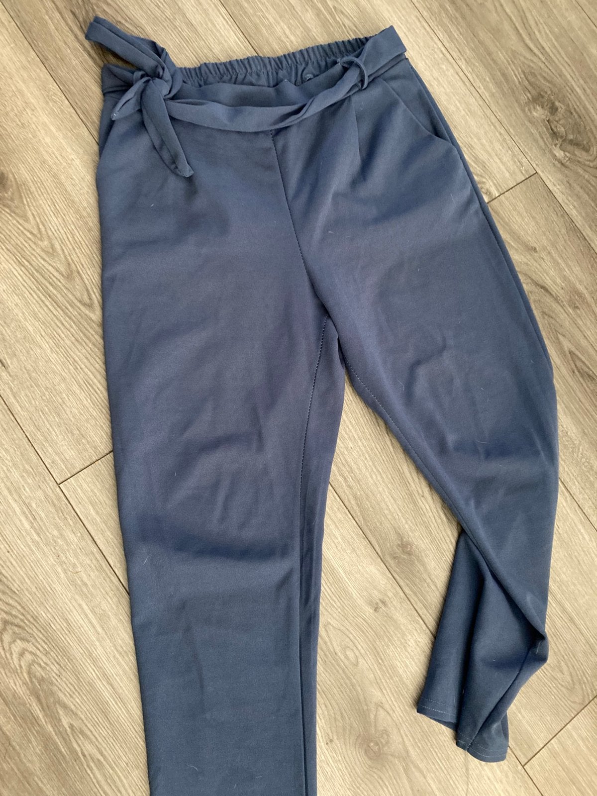 Stijlvolle broek - strikdetail - blauw - L, Ophalen of Verzenden, Zo goed als nieuw, Blauw, Driekwart