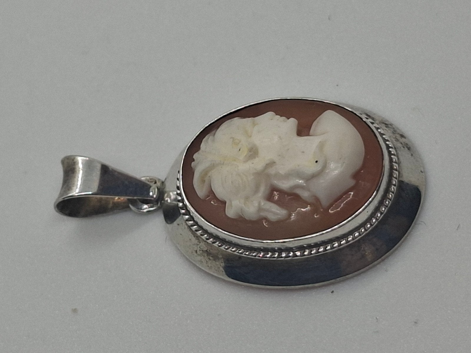 Zilveren kettinghanger met camee, 835 zilver, 3 cm, Sieraden, Tassen en Uiterlijk, Ophalen of Verzenden, Zilver, Zilver, Overige voorstellingen