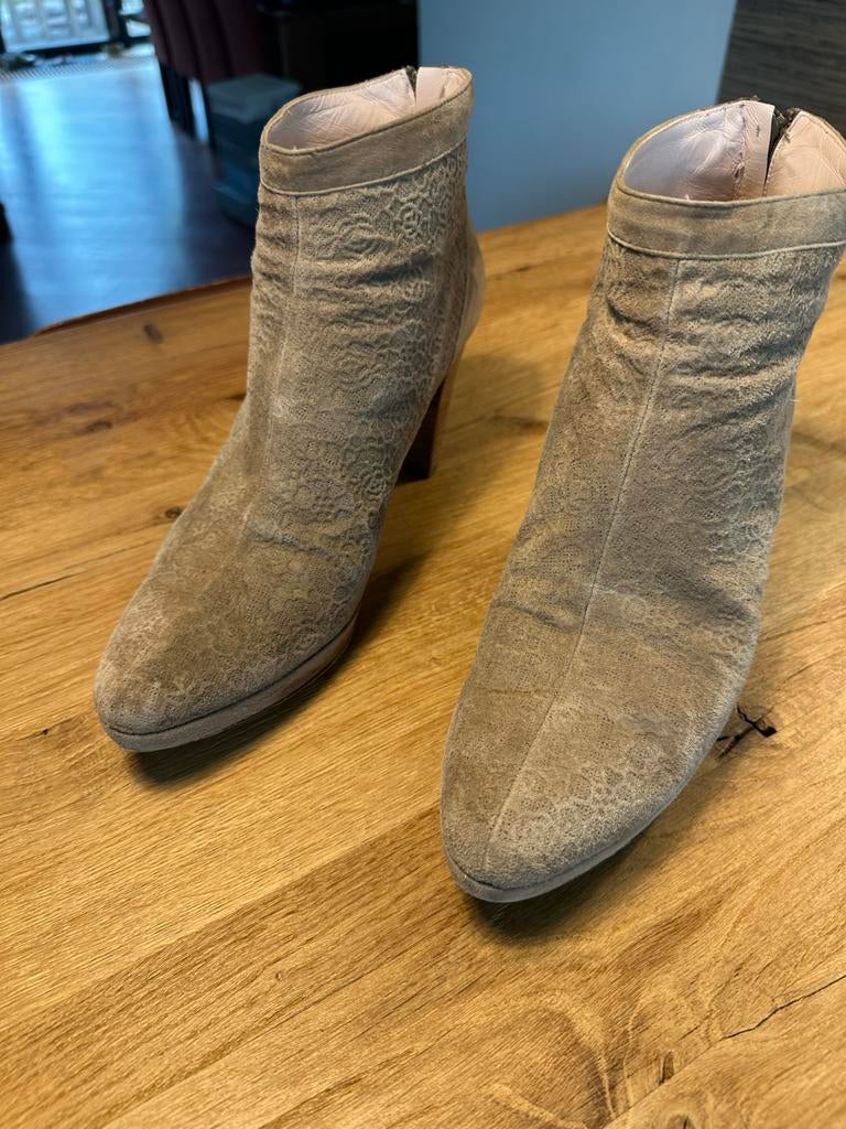 Lilian Pump Hoge Hak Maat 42 Beige, Pumps, Beige, Ophalen of Verzenden, Zo goed als nieuw