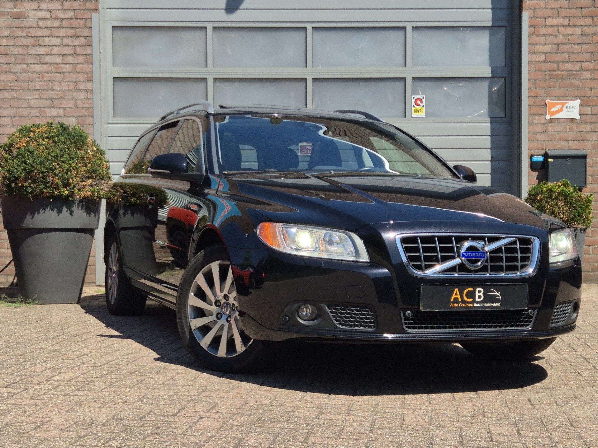 Volvo V70 1.6 T4 Limited Edition Leder/Trekhaak/Schuifdak., Euro 5, Gebruikt, Zwart, 4 cilinders