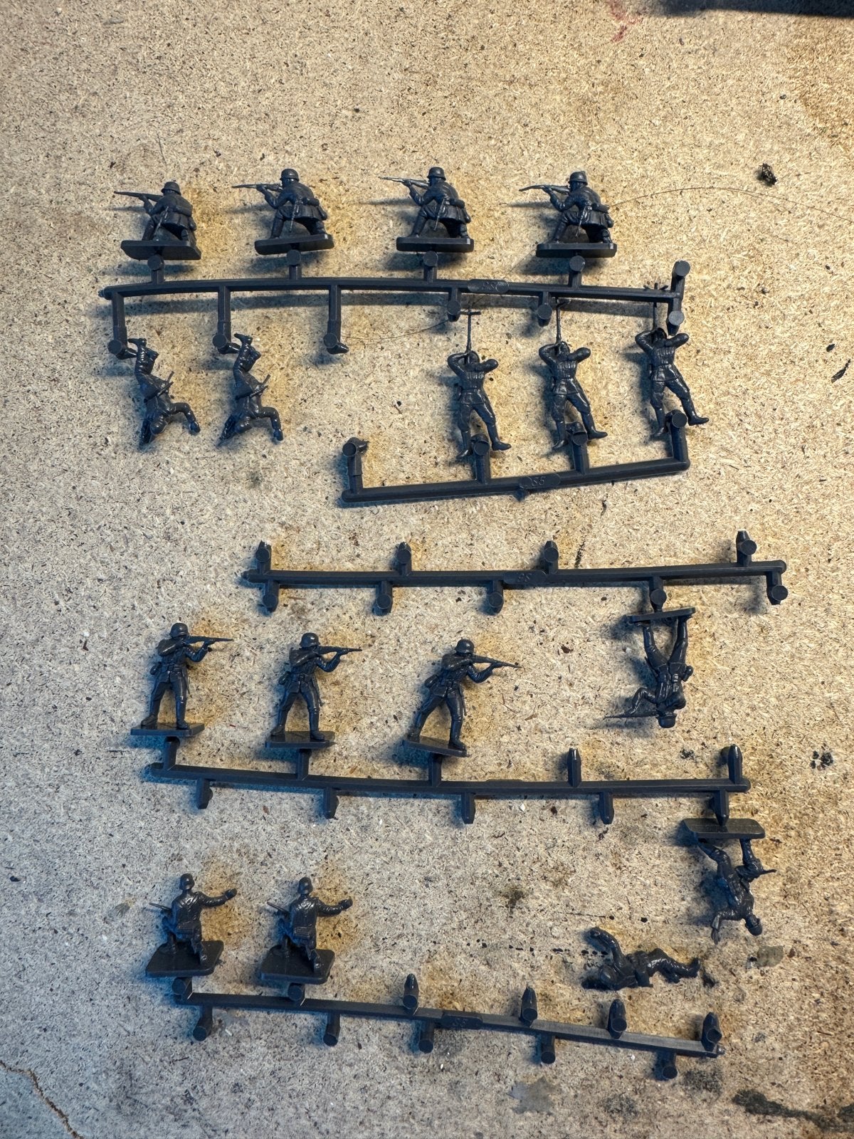 Duitse soldaten van Airfix | 1/76 ww2 historische modelbouw, Ophalen of Verzenden, Gebruikt, 1:50 of kleiner, Figuur of Figuren