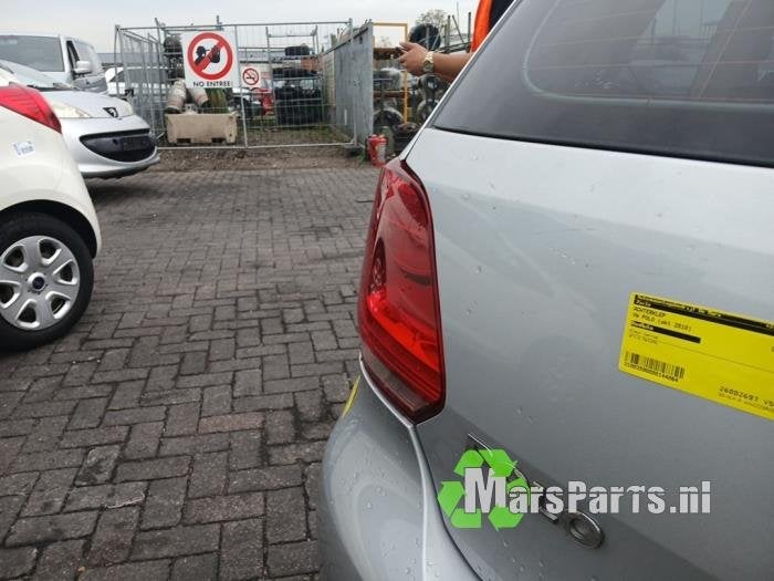Achterlicht links van een Volkswagen Polo, Gebruikt, -, Volkswagen, -