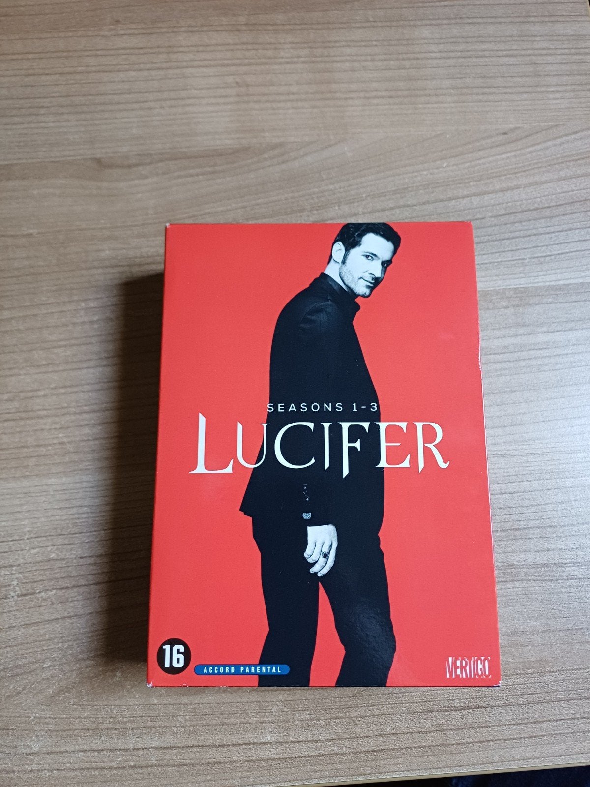 dc comics lucifer seizoen 1,2,3, Verzenden, Zo goed als nieuw