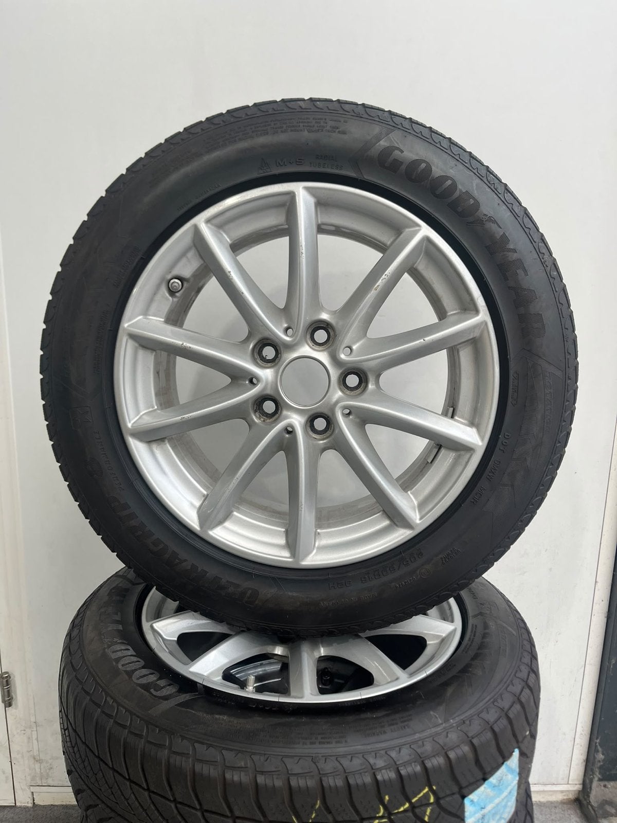 Goodyear UltraGrip winterbanden op velg voor Mini Cooper, Auto-onderdelen, 18 inch, Gebruikt, Banden en Velgen, Personenwagen