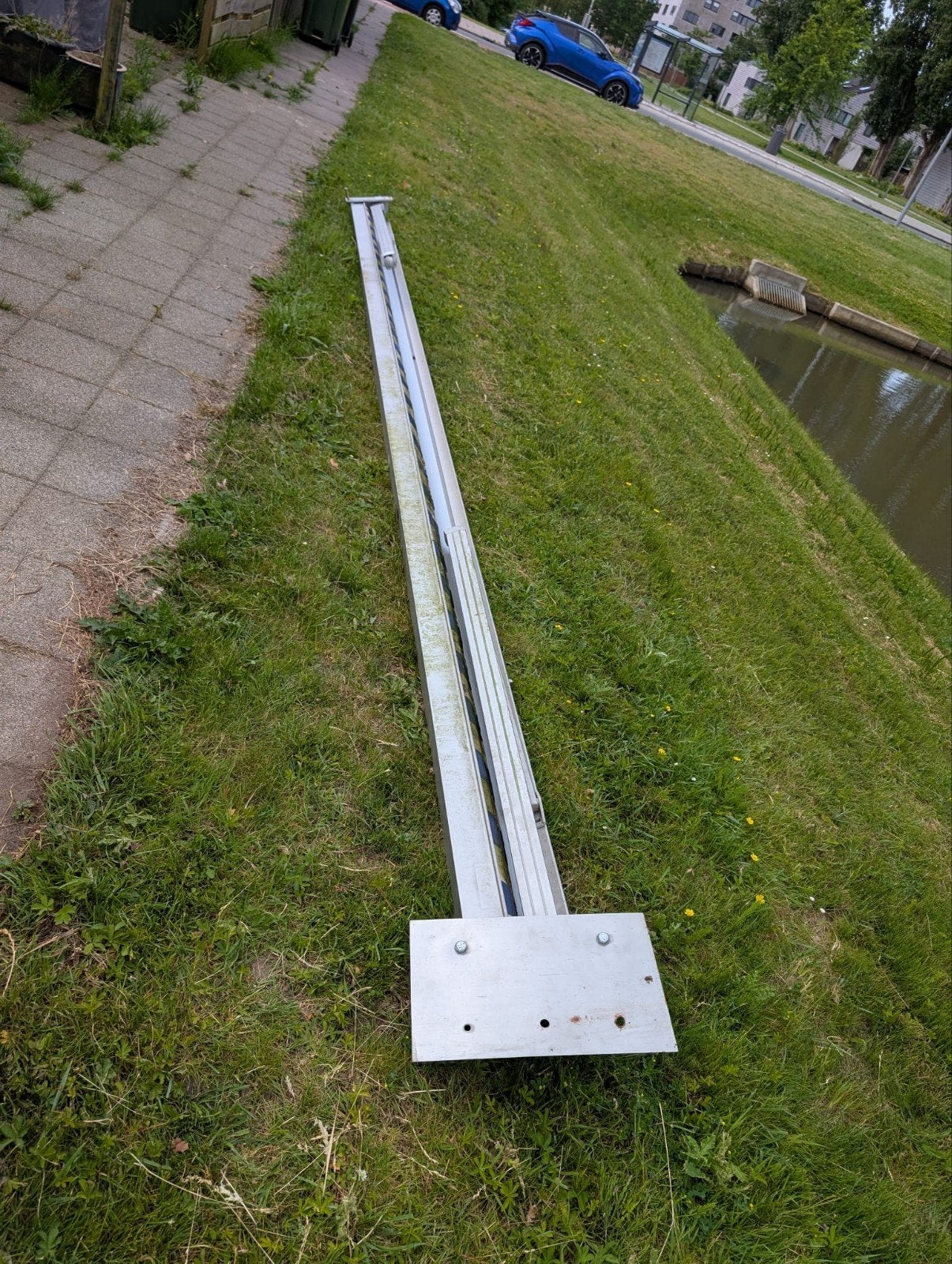 Gratis ophalen  rolluik, elektrisch, 250-450 cm breed, Tuin en Terras, Zonneschermen, Ophalen, Gebruikt, Elektrisch, Rolluik