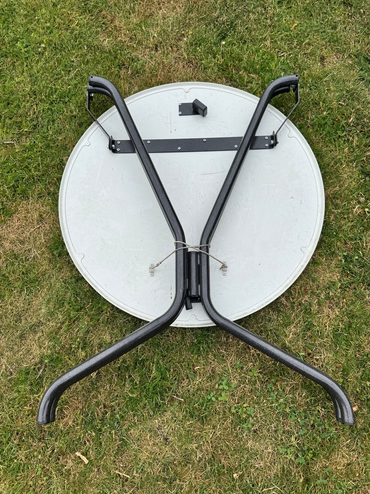 2x  Ronde klaptafel - Ideaal voor feestjes en evenementen, Ophalen, Gebruikt, Rond, Metaal