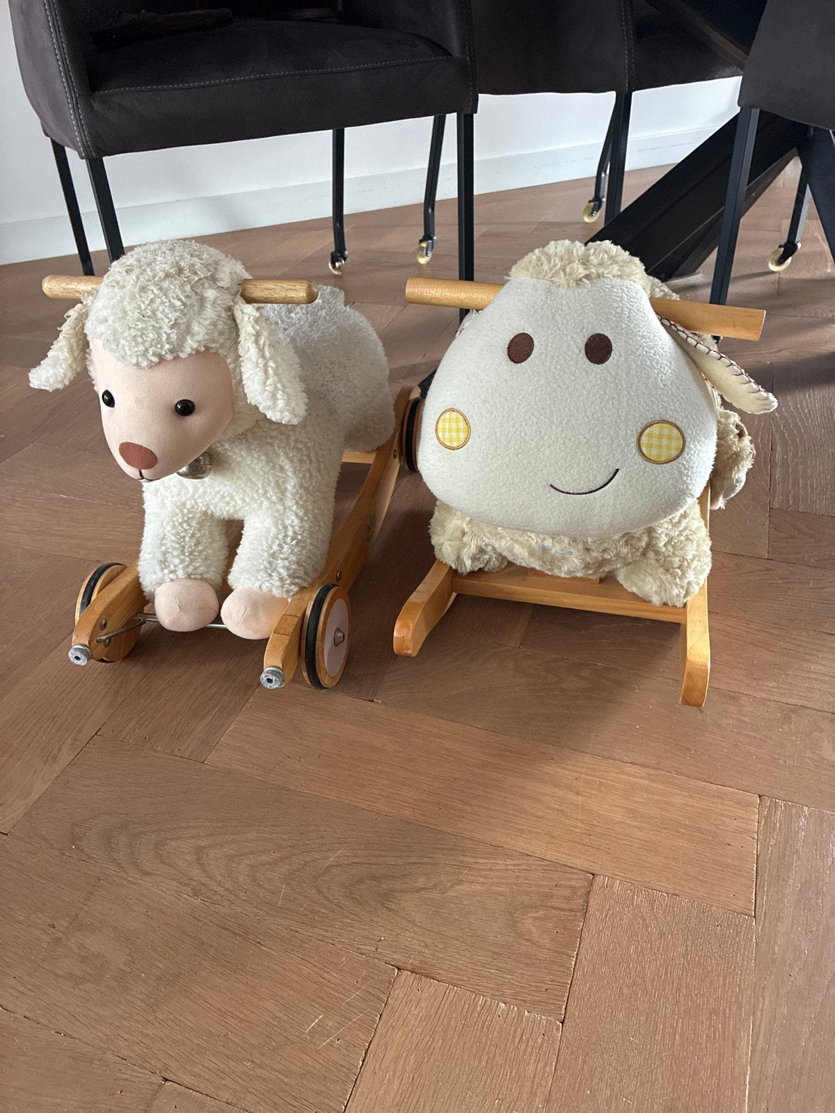 Schattige schapen hobbelpaard en loopwagen set, Ophalen, Zo goed als nieuw, Overige typen, Met wieltjes