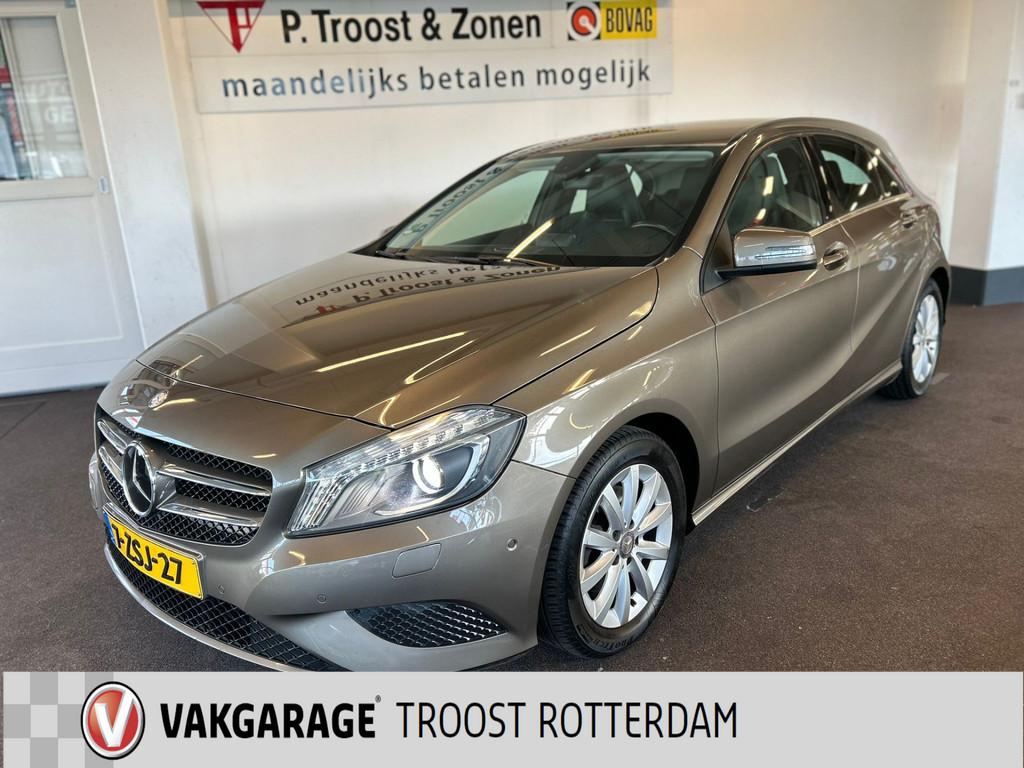 Mercedes-Benz A-Klasse 180 Prestige Sport | Apple carplay |, Voorwielaandrijving, Gebruikt, Met garantie (alle), Leder en Stof