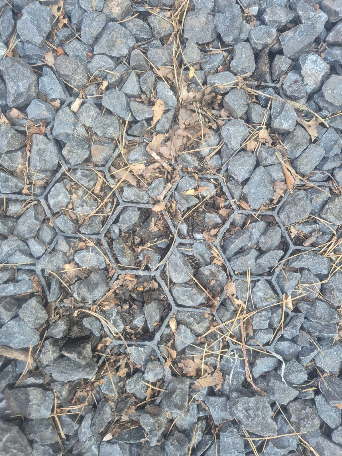 Basalt split + noppenplaten/ stabilisatieplaten ca. 100 m2, Ophalen, Gebruikt, Minder dan 10 meter