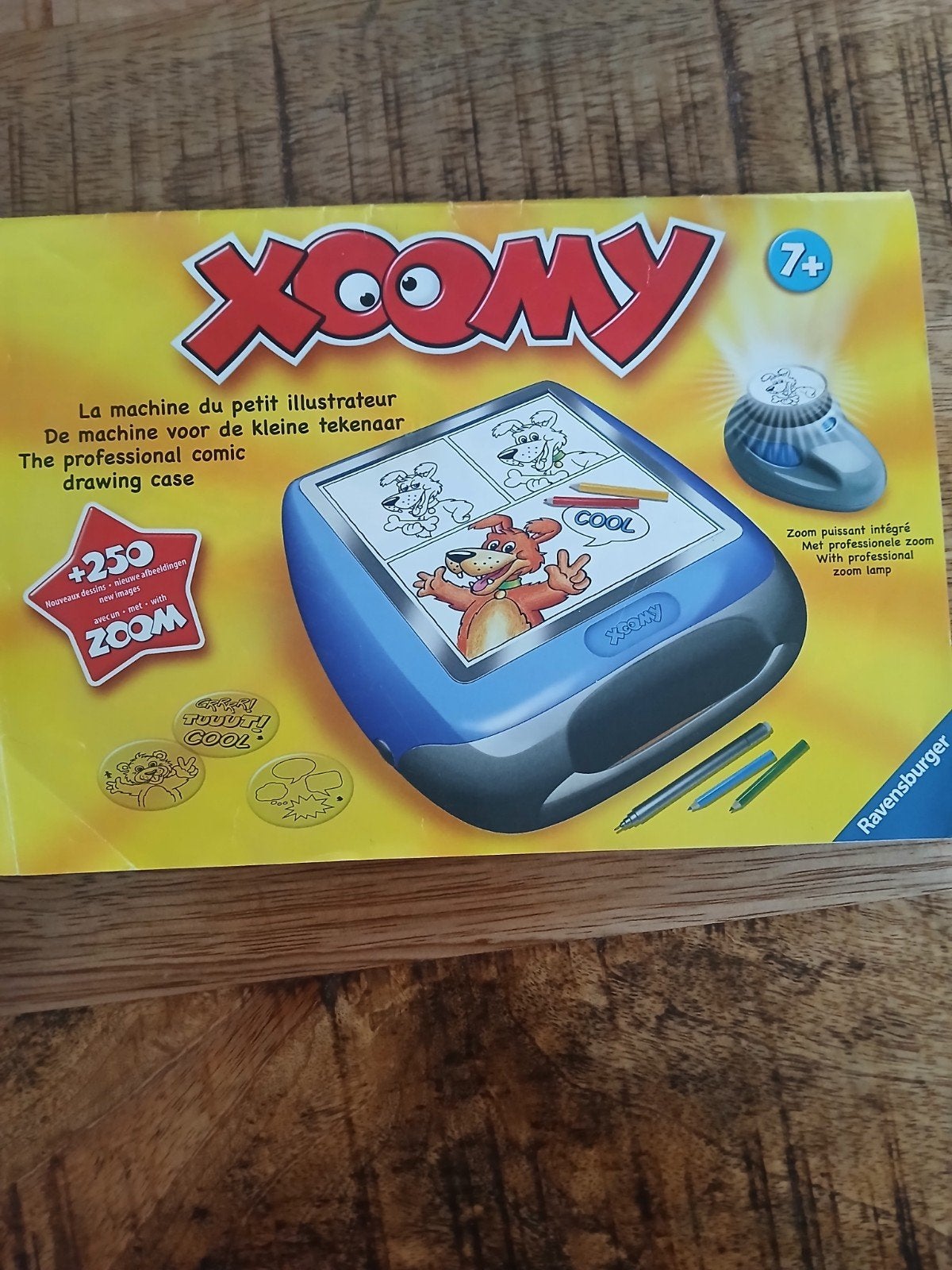 Xoomy Ravensburger tekentafel met projector en sjablonen, Ophalen, Gebruikt, Knutselen, Met licht