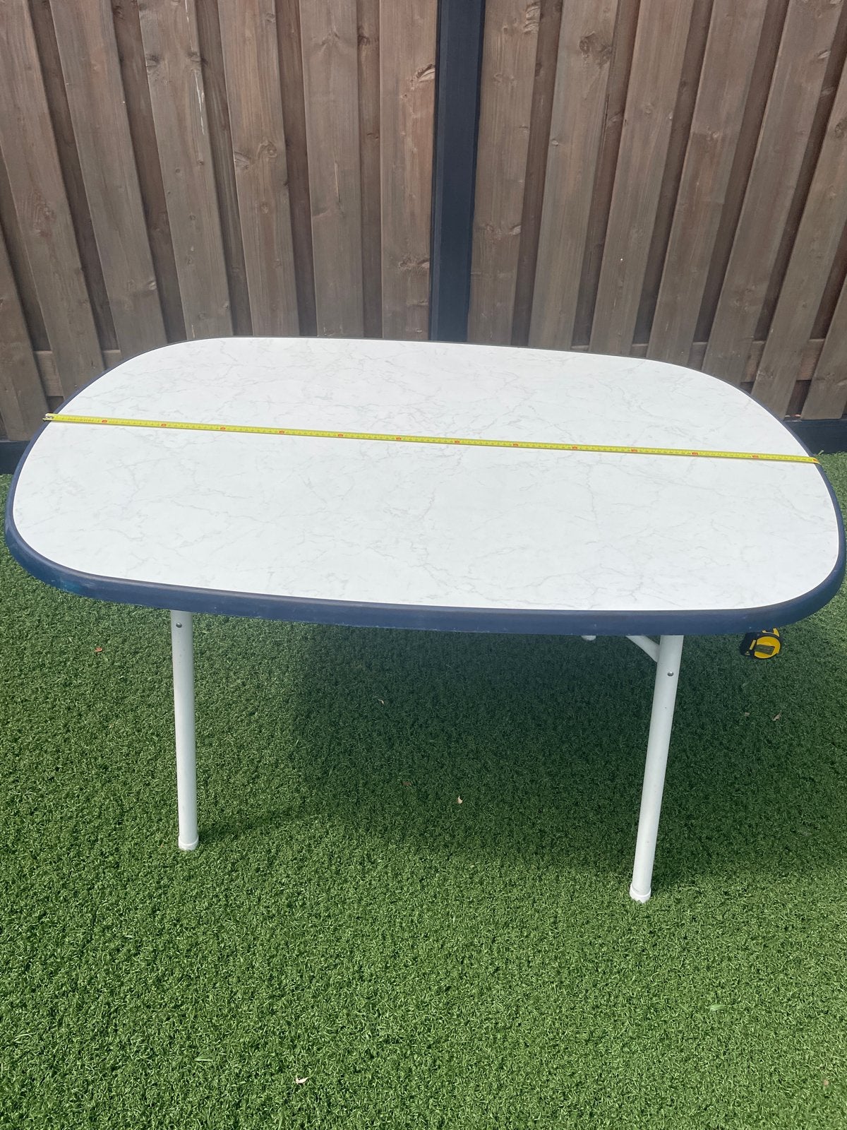 Inklapbare campingtafel - Ovaal - Zo goed als nieuw, Tuin en Terras, Picknicktafels, Zo goed als nieuw, Ovaal, Overige materialen