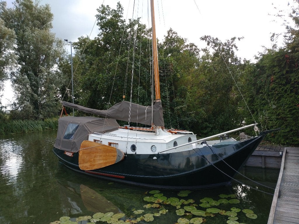 Zeilboot, Staal, Binnenboordmotor, 85 cm, Diesel