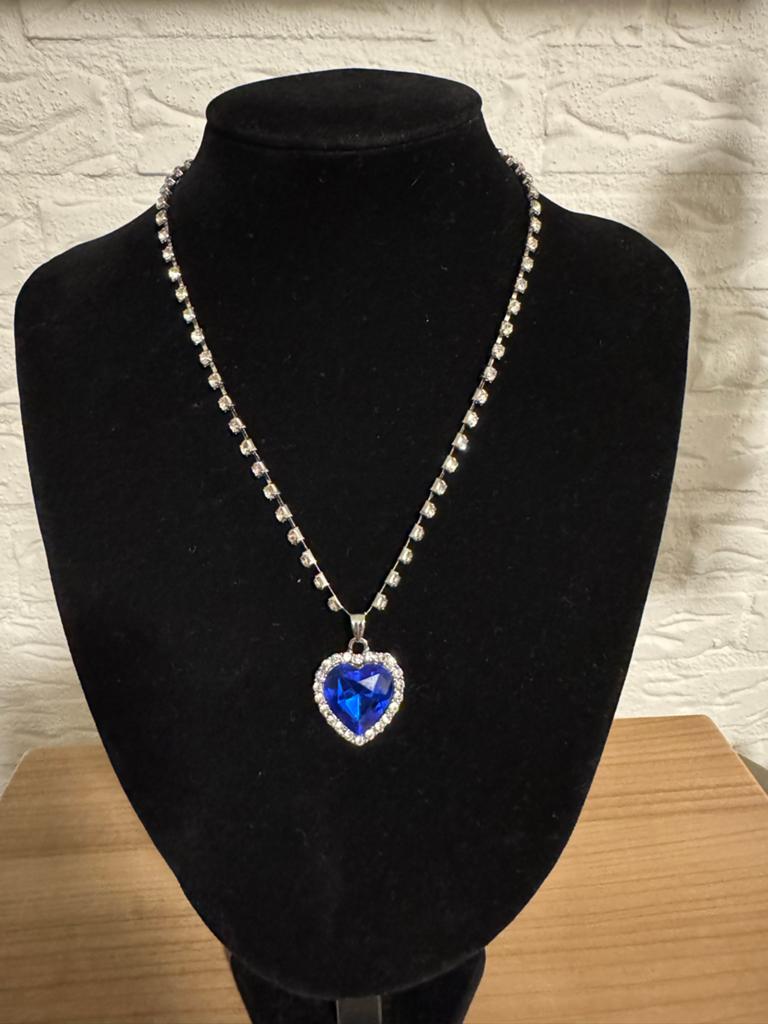 Blauwe Hart Ketting met Strass, Sieraden, Tassen en Uiterlijk, Kettingen, Blauw, Nieuw, Ophalen of Verzenden, Overige materialen