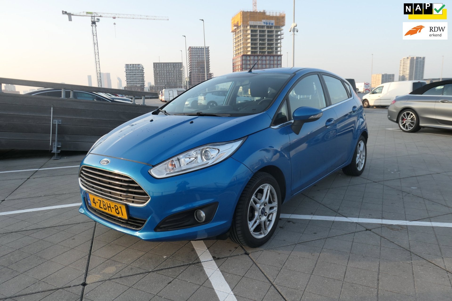 Ford Fiesta 1.0 Titanium Apk/Airco/NAvi/Boekjes/Nap/Cd/Velge, Auto's, Voorwielaandrijving, 40 €/maand, 525 kg, Blauw