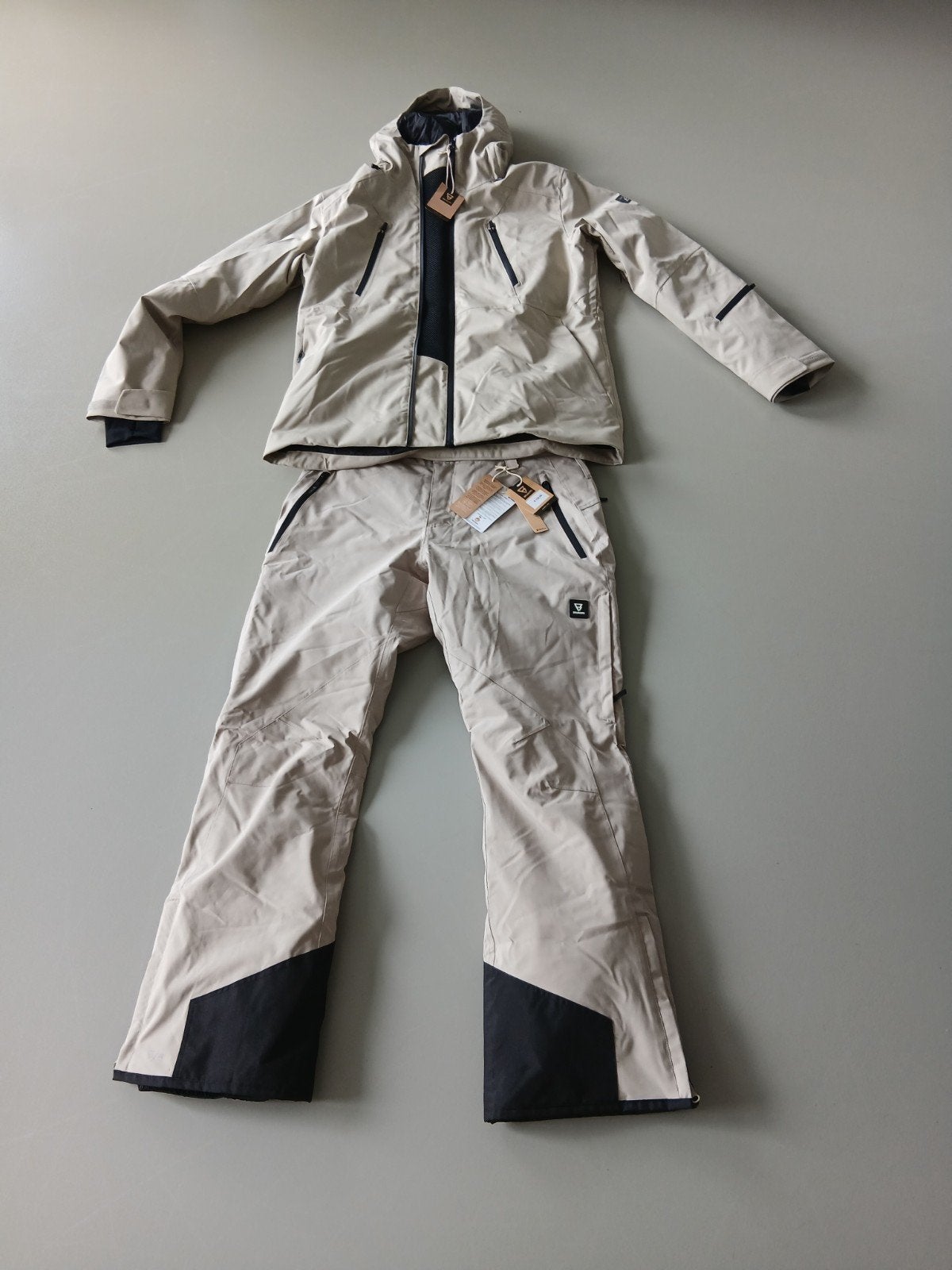 Brunotti ski-jas en skibroek - Maat L - Nieuw met kaartjes, Kleding | Heren, Ophalen of Verzenden, Nieuw, Pak