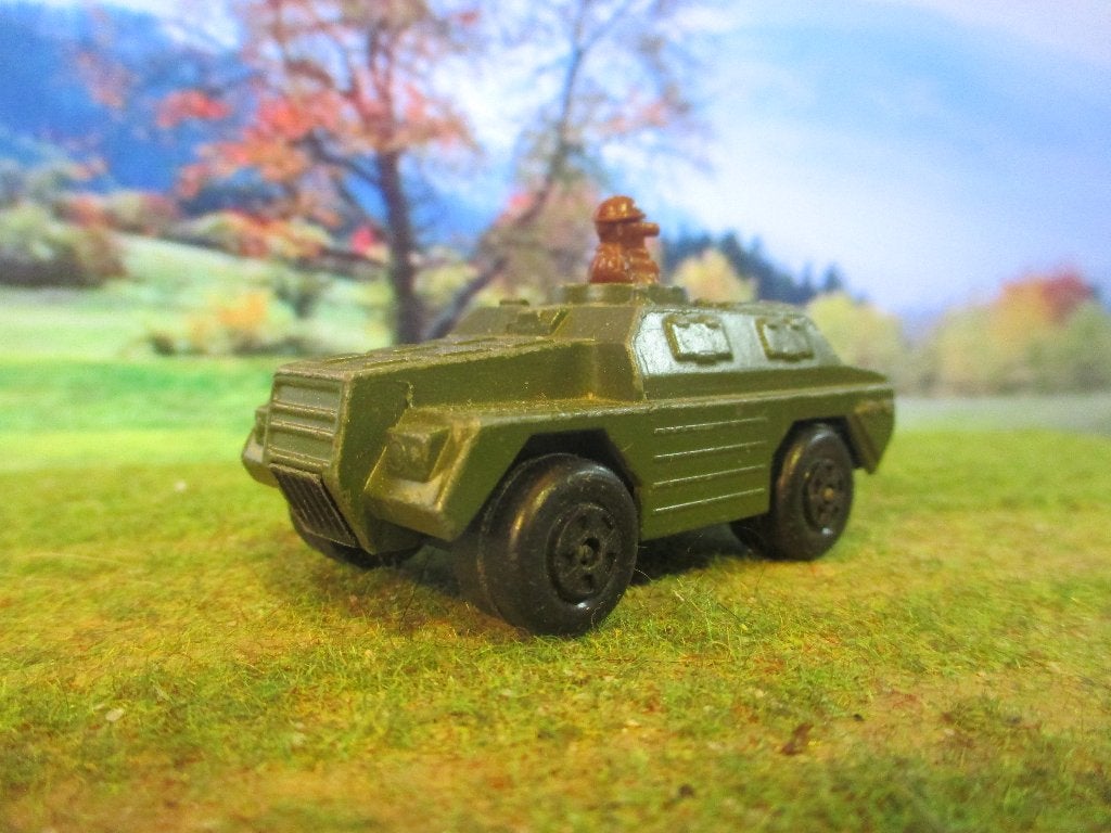 Stoat Armoured car Matchbox MB28 Olive in TP-13 #1 1977 only, Ophalen of Verzenden, Gebruikt, Auto