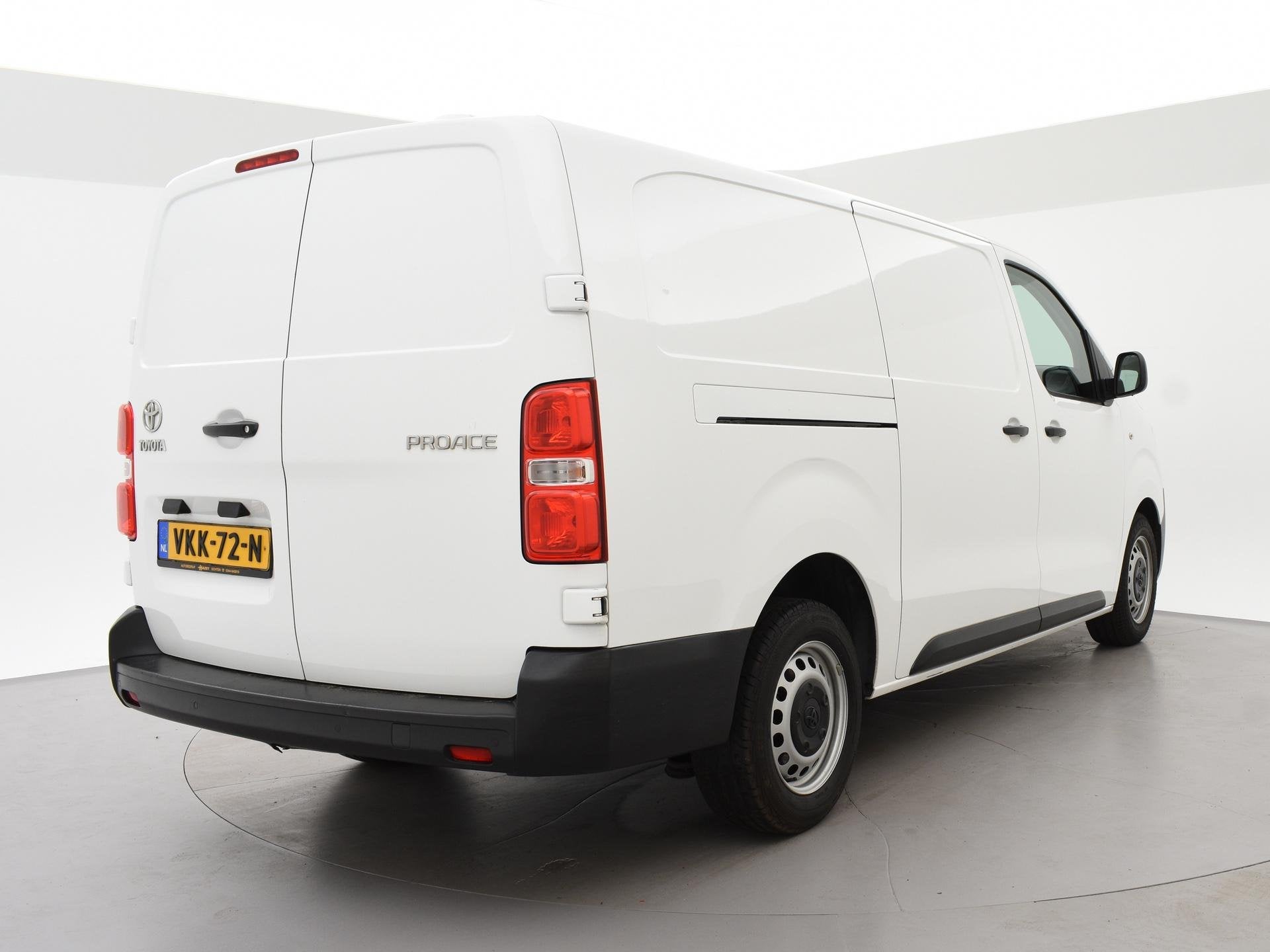 Toyota PROACE Worker 2.0 D-4D LONG NAVIGATOR APPLE CARPLAY |, Auto's, Bestelauto's, Stof, Gebruikt, Euro 6, 4 cilinders