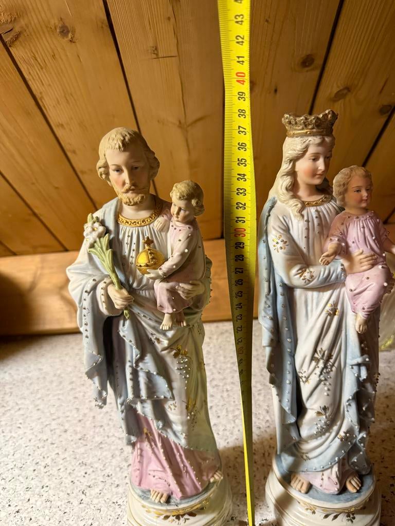 Antieke biscuitporseleinen beelden: Jozef en Maria met Jezus, Antiek en Kunst, Antiek | Religie, Ophalen of Verzenden