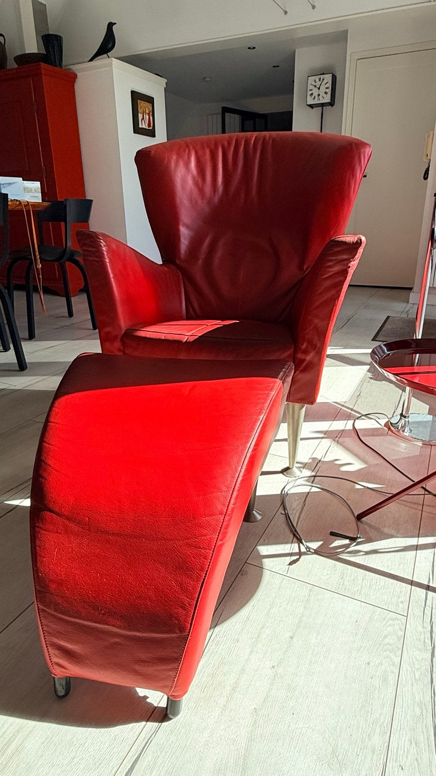 Montis Castor Rode leren fauteuil met voetenbank, Ophalen, Zo goed als nieuw, Leer, 75 tot 100 cm