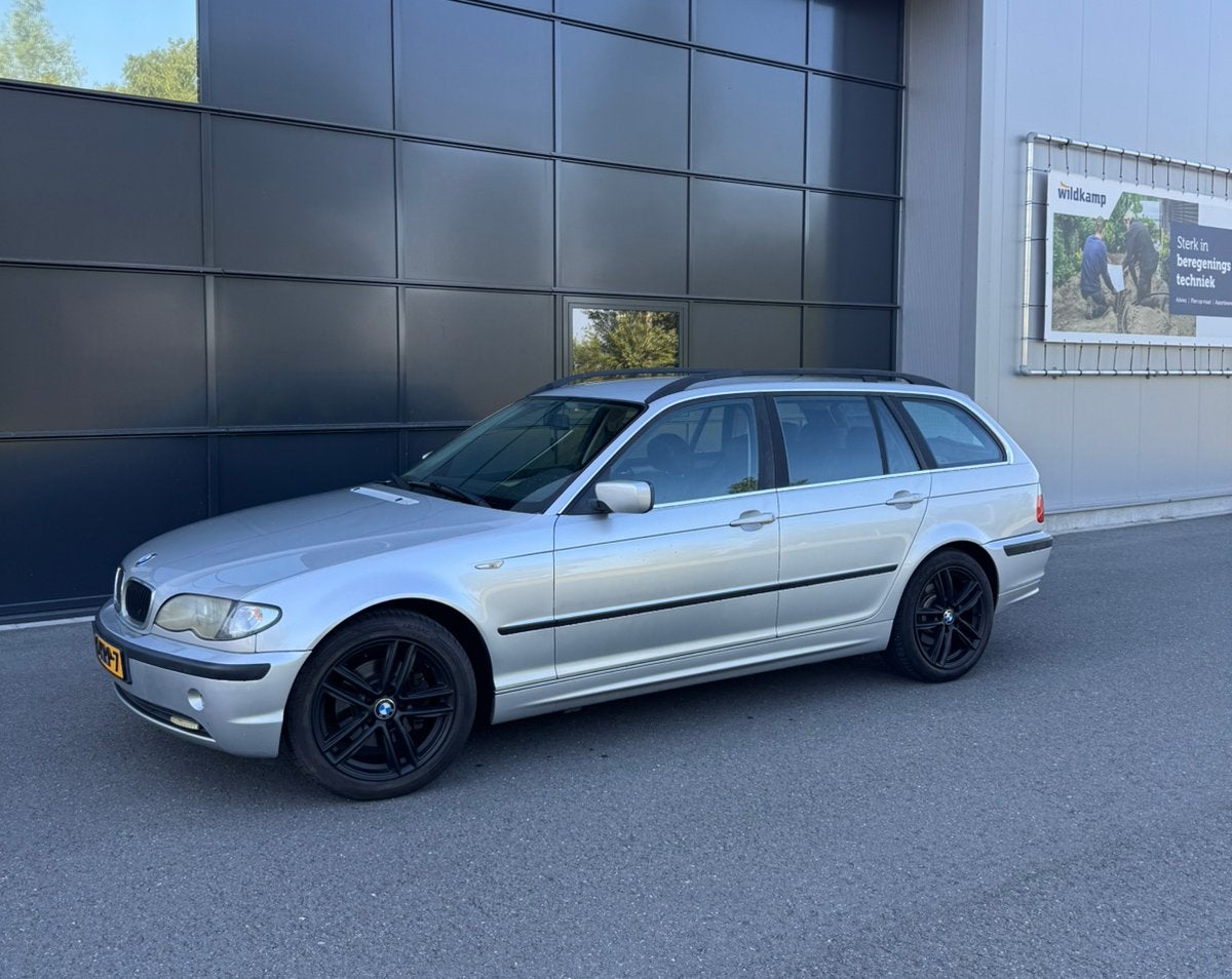 BMW 3-Serie 2.2 I 6 Cilinder Touring (OOK TERUIL), Auto's, BMW, 2171 cc, Achterwielaandrijving, Zwart, Handgeschakeld
