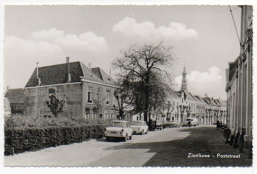 Zierikzee Poststraat met auto's DAF 1965, Ophalen of Verzenden, 1960 tot 1980, Ongelopen, Zeeland