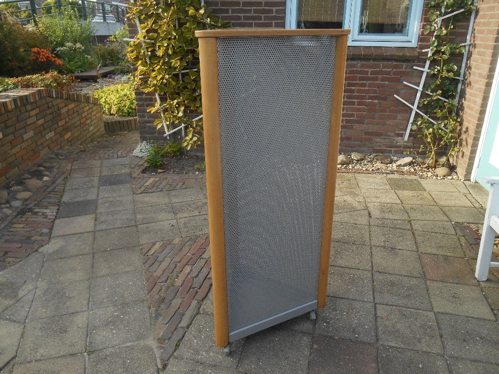 3 hoekige winkelzuil met perfowanden op wielen, Ophalen, Gebruikt