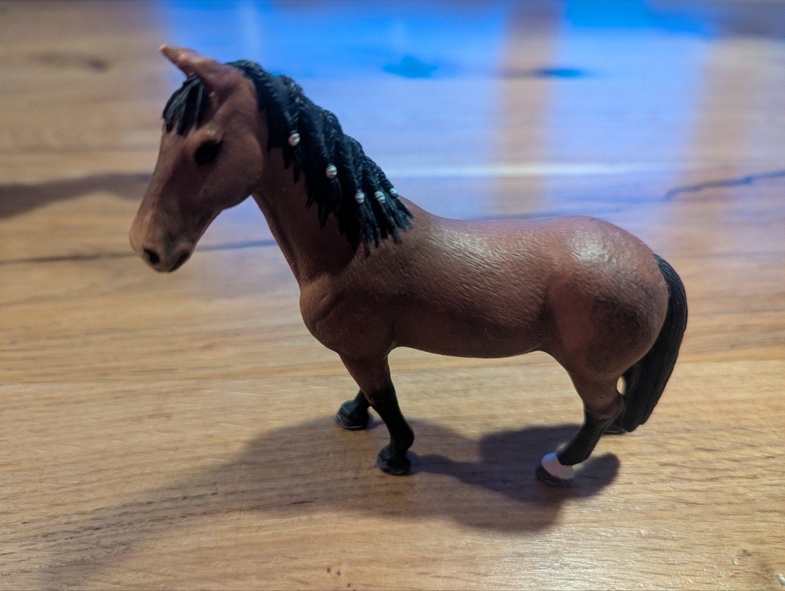 Schleich paard speelfiguur - Bruin met gevlochten manen, Ophalen of Verzenden, Zo goed als nieuw, Jongen of Meisje