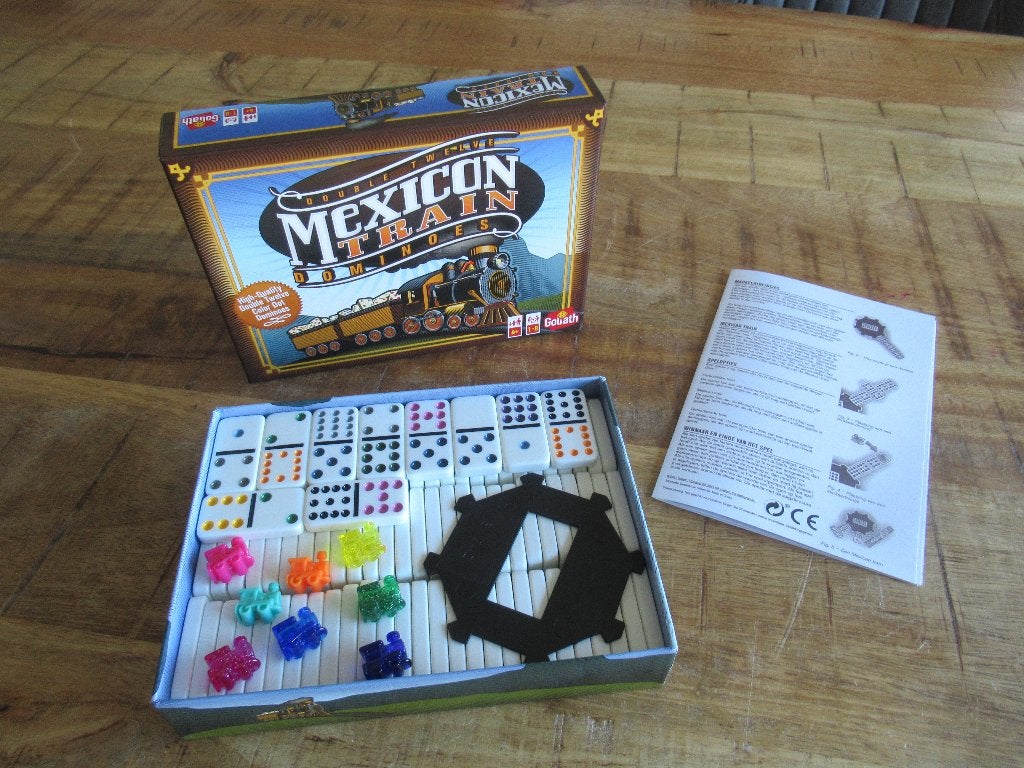 Mooi spel Mexican train Dominoes Game in doos., Ophalen of Verzenden, Zo goed als nieuw, Goliath