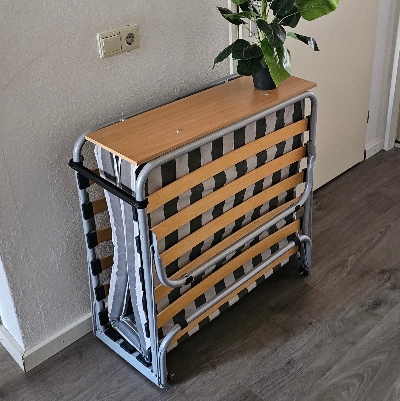 inklap bed - opklap logeerbed, Ophalen, Zo goed als nieuw