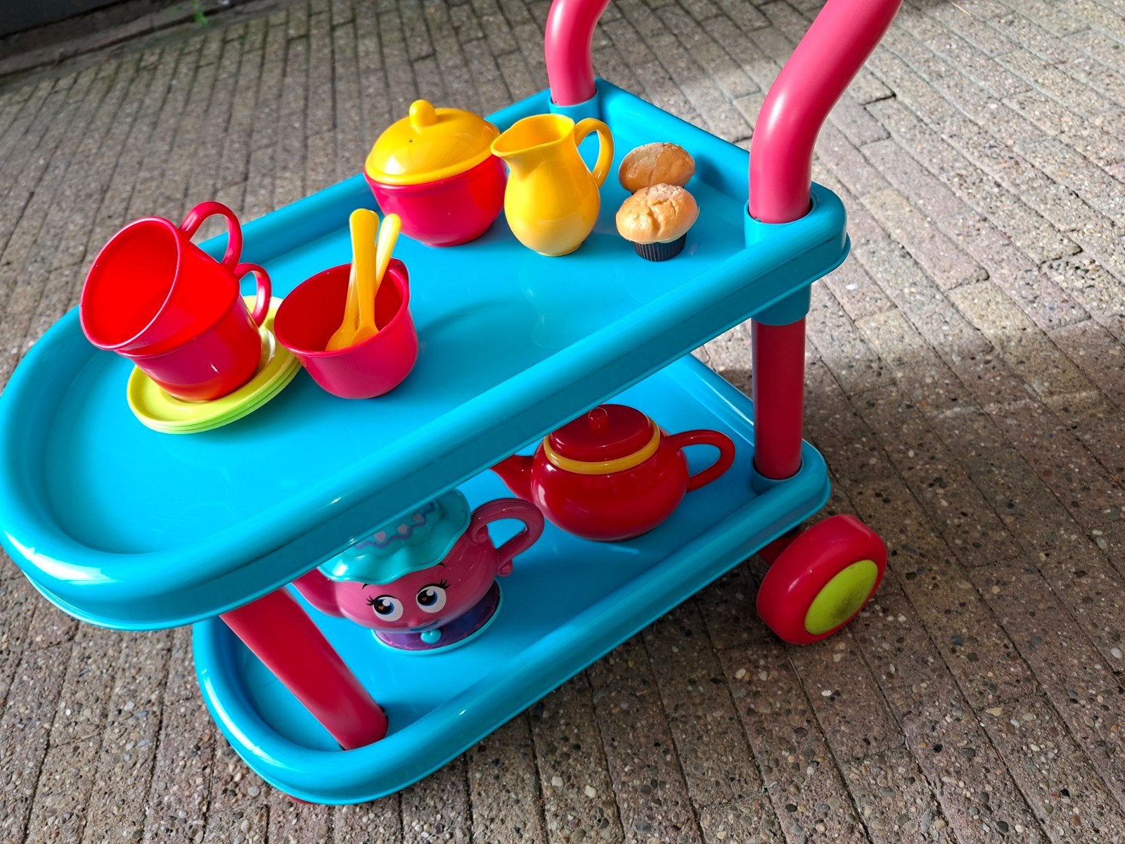 Sint Tip speelgoed theekarretje in nette staat, Ophalen, Zo goed als nieuw