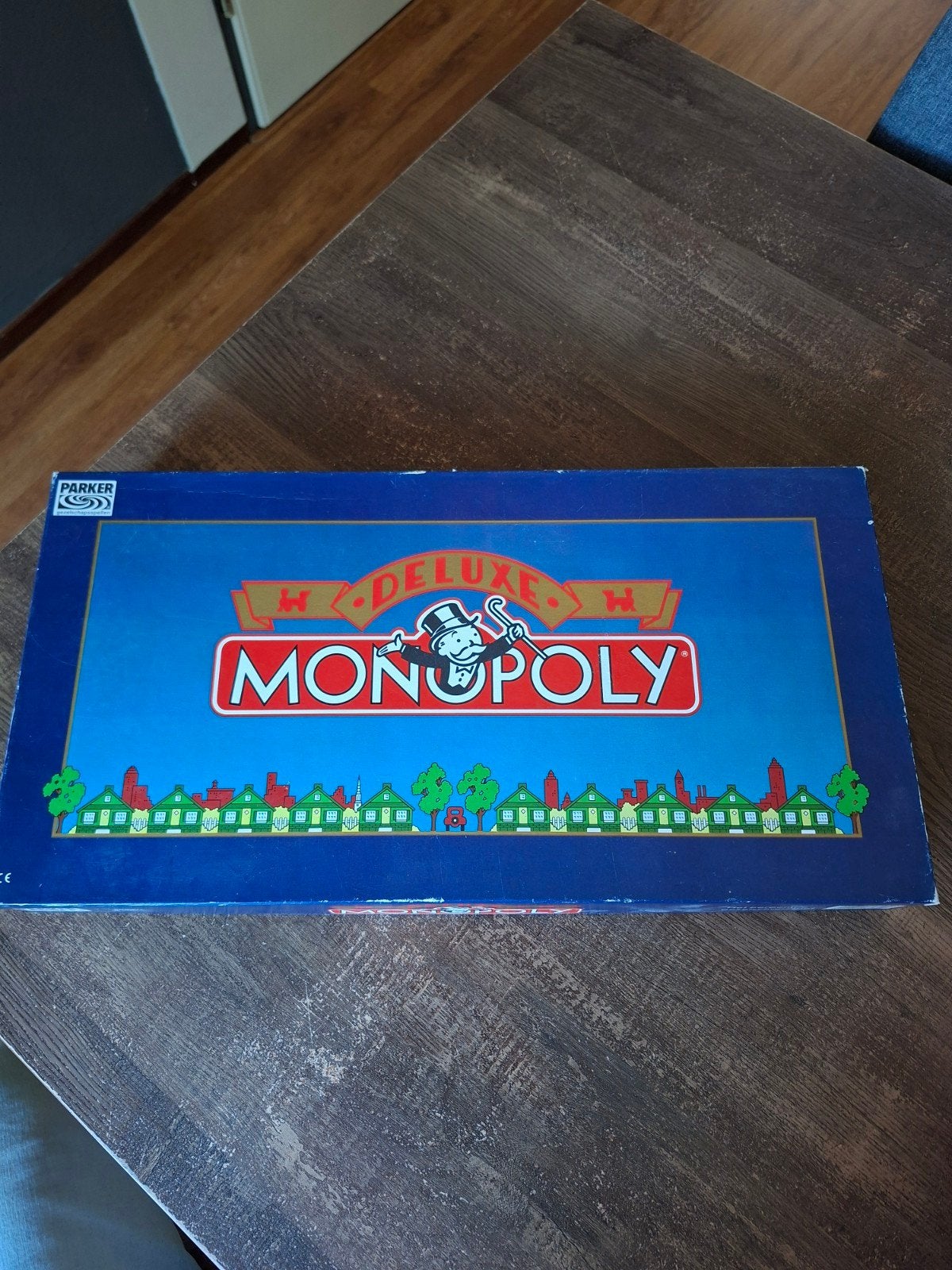 Monopoly Deluxe Bordspel - Klassieke Editie, Hobby en Vrije tijd, Gezelschapsspellen | Bordspellen, Vijf spelers of meer, Ophalen of Verzenden