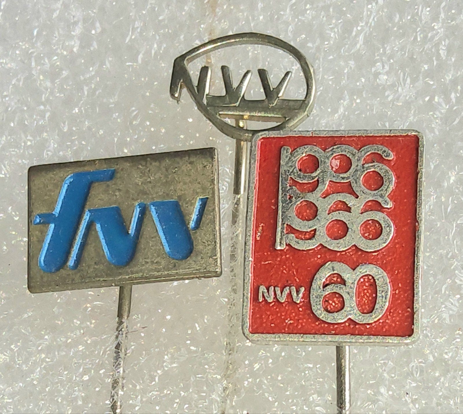 3 Speldjes NVV-FNV - Vakbond Historie Collectie, Ophalen of Verzenden, Gebruikt, Overige onderwerpen, Speldje of Pin