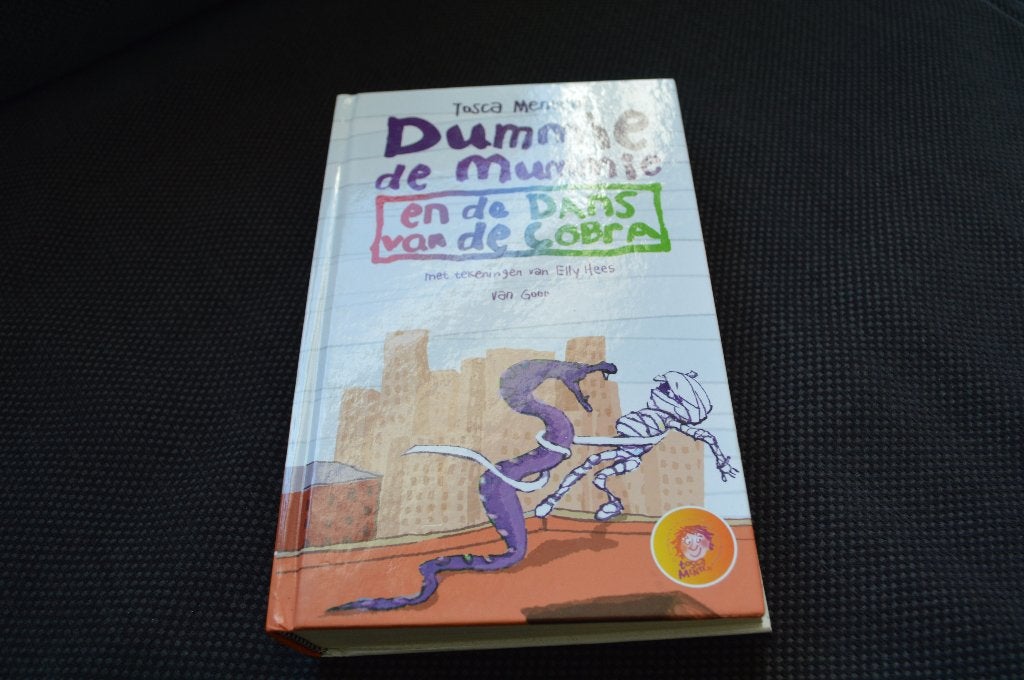 Dummie de Mummie en de Dans van de Cobra - Tosca Menten, Ophalen of Verzenden, Gelezen, Non-fictie