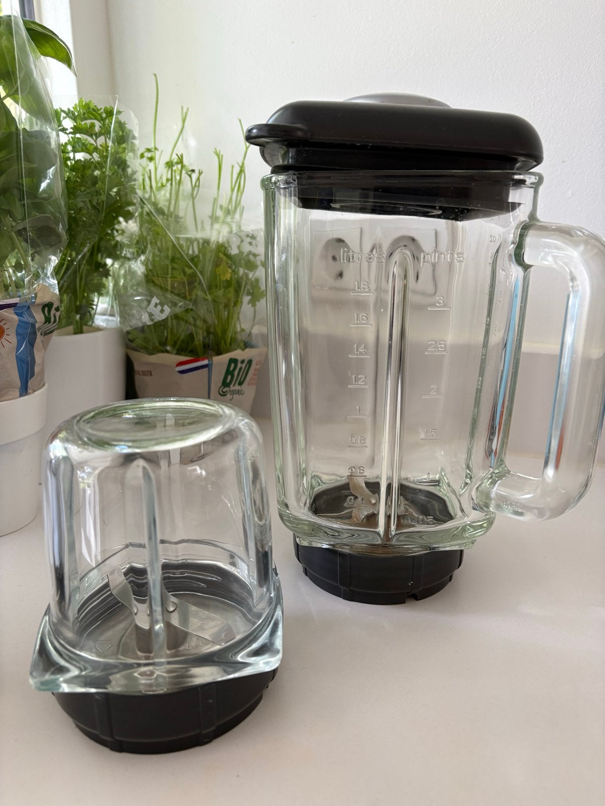 Glazen blenderkan met deksel en extra hakmolen, Witgoed en Apparatuur, Ophalen of Verzenden, Gebruikt, Blender-accessoire