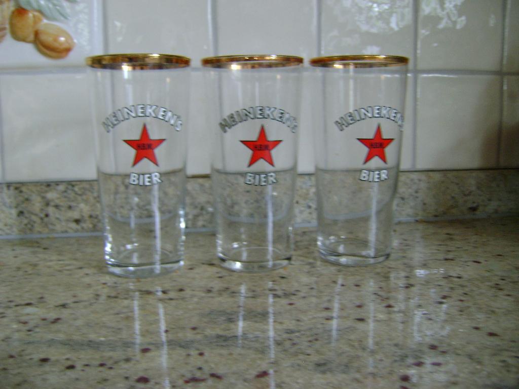 3 Oude bierglazen Heineken's, Verzamelen, Ophalen of Verzenden, Zo goed als nieuw, Glas of Glazen, Heineken