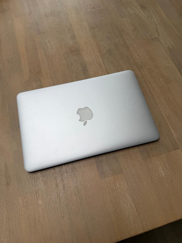 MacBook Air 11 inch Early 2015 - i5, 4GB RAM, 256GB SSD, Computers en Software, Apple Macbooks, Gebruikt, 256 GB, Qwerty, Ophalen of Verzenden