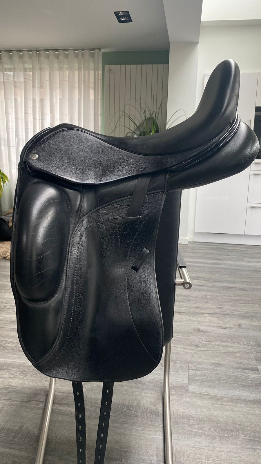 Zadel 18”Custom Wolfgang Omni monoflap boommaat 27, Dieren en Toebehoren, Paarden en Pony's | Zadels, Ophalen, Dressuur, XL (18 inch of meer)
