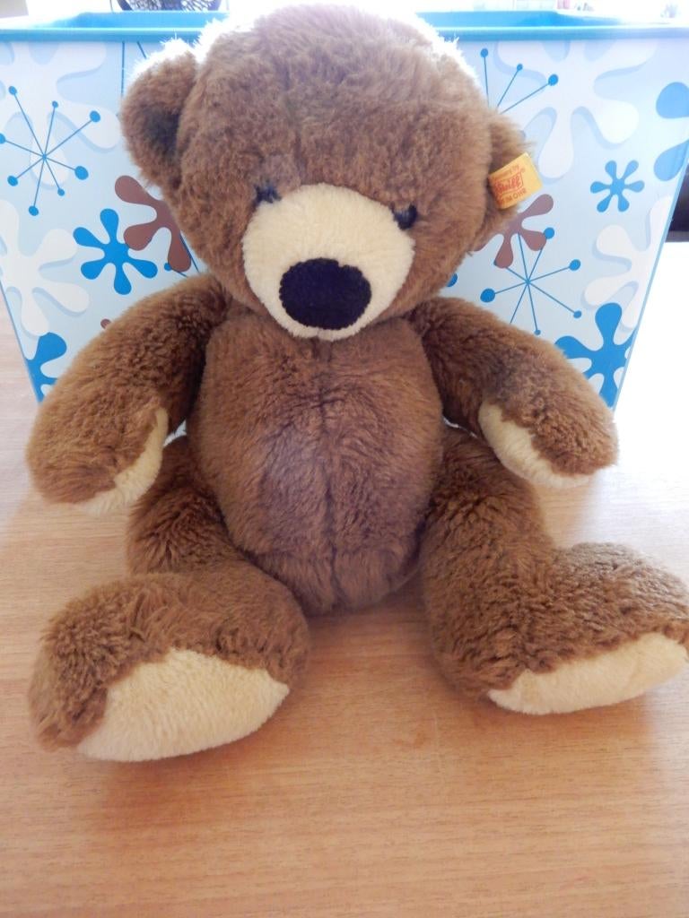 Steiff Knopf im ohr beer / knuffelbeer Emil, Verzamelen, Beren en Cherished Teddies, Verzenden, Zo goed als nieuw, Stoffen beer