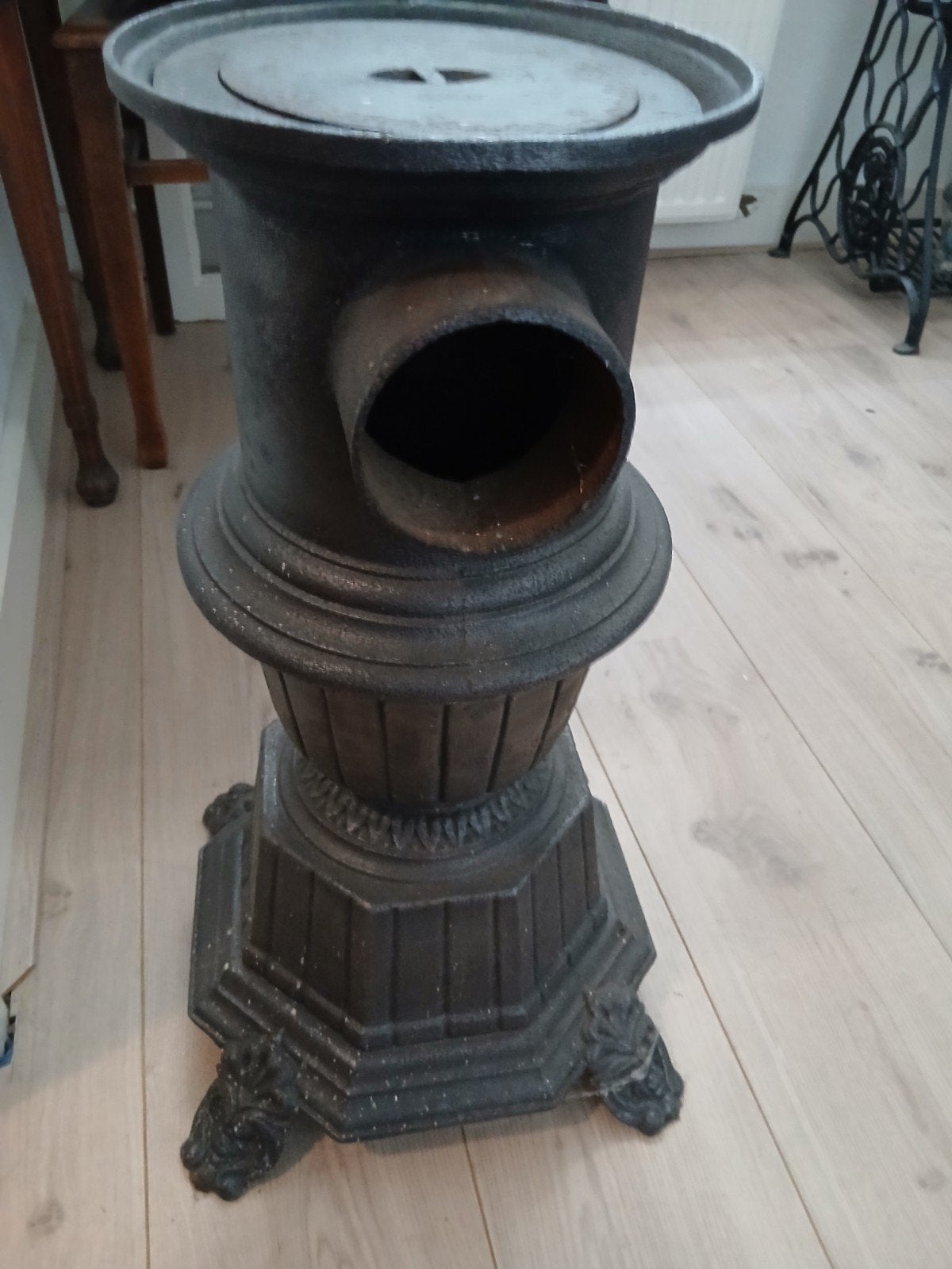 Antieke Gietijzeren Kachel - Decoratief en Functioneel, Antiek en Kunst, Ophalen