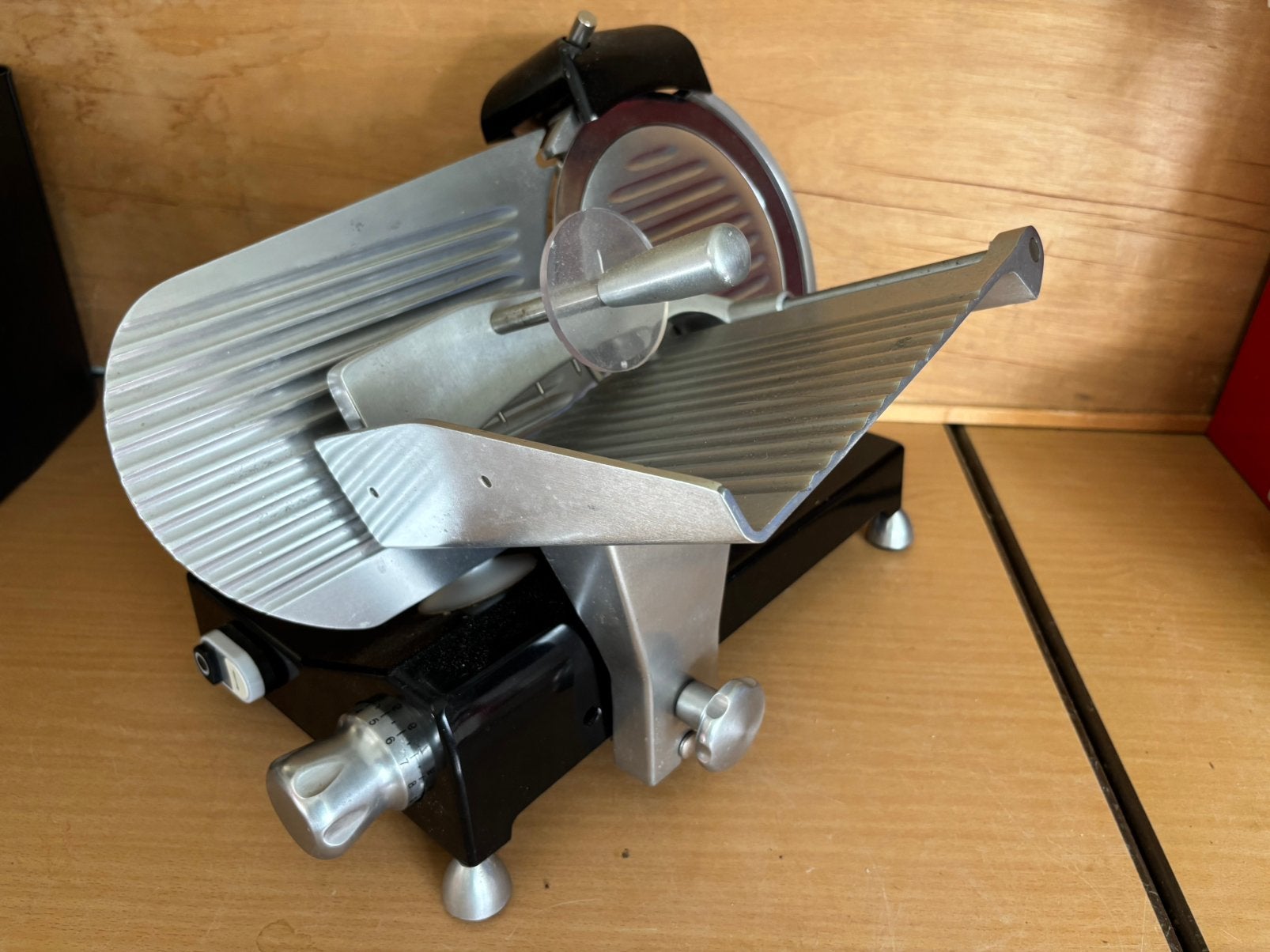 Vlees snijmachine MSD-220BL, Ophalen