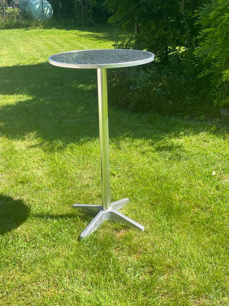 Stabiele statafel voor tuin of evenementen, Ophalen, Gebruikt