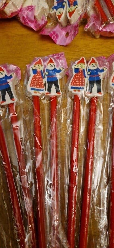 Rest partijtje 37 Kabouter koppel potloden met gummen, Ophalen of Verzenden, Nieuw, Potlood of Stift