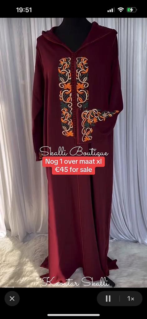Jelaba volledig rood met bloemen, Overige typen, Maat 46/48 (XL) of groter, Ophalen of Verzenden, Zo goed als nieuw