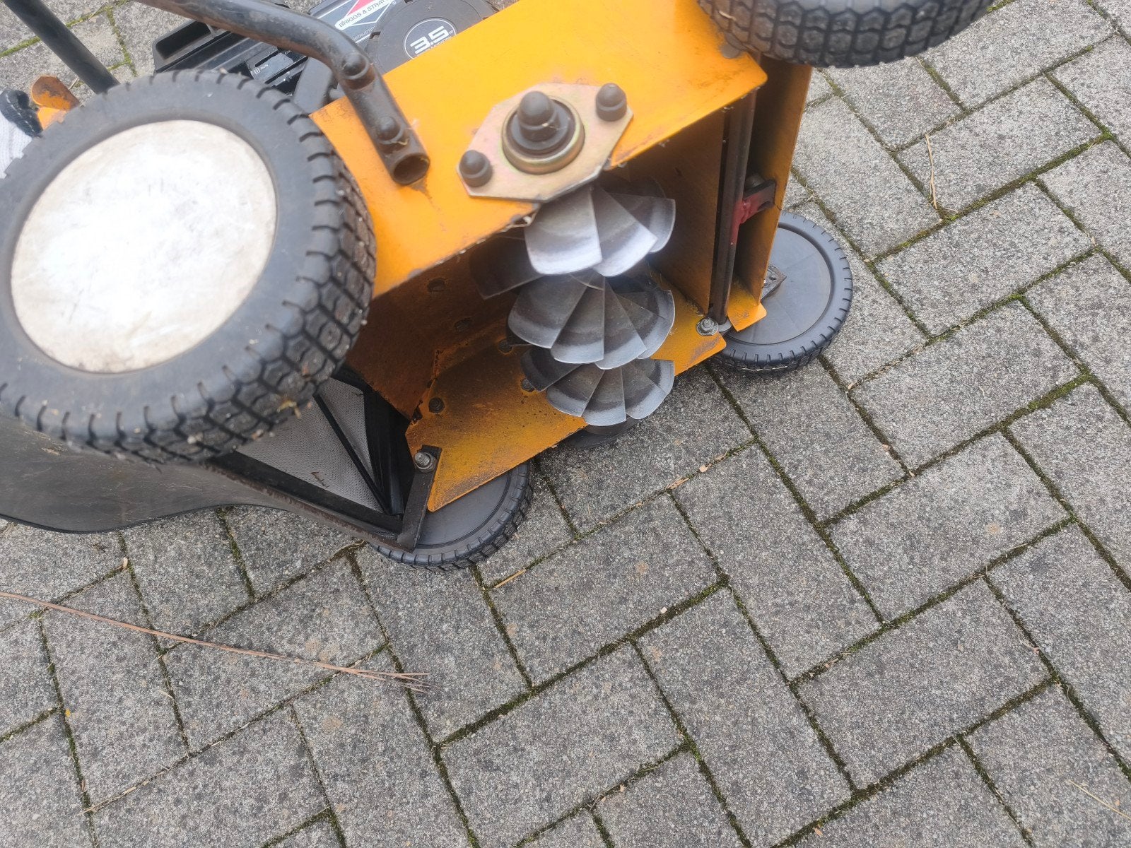 Briggs & Stratton Benzine Verticuteermachine 40cm met opvang, Tuin en Terras, Ophalen, Gebruikt, Benzine, Briggs & Stratton