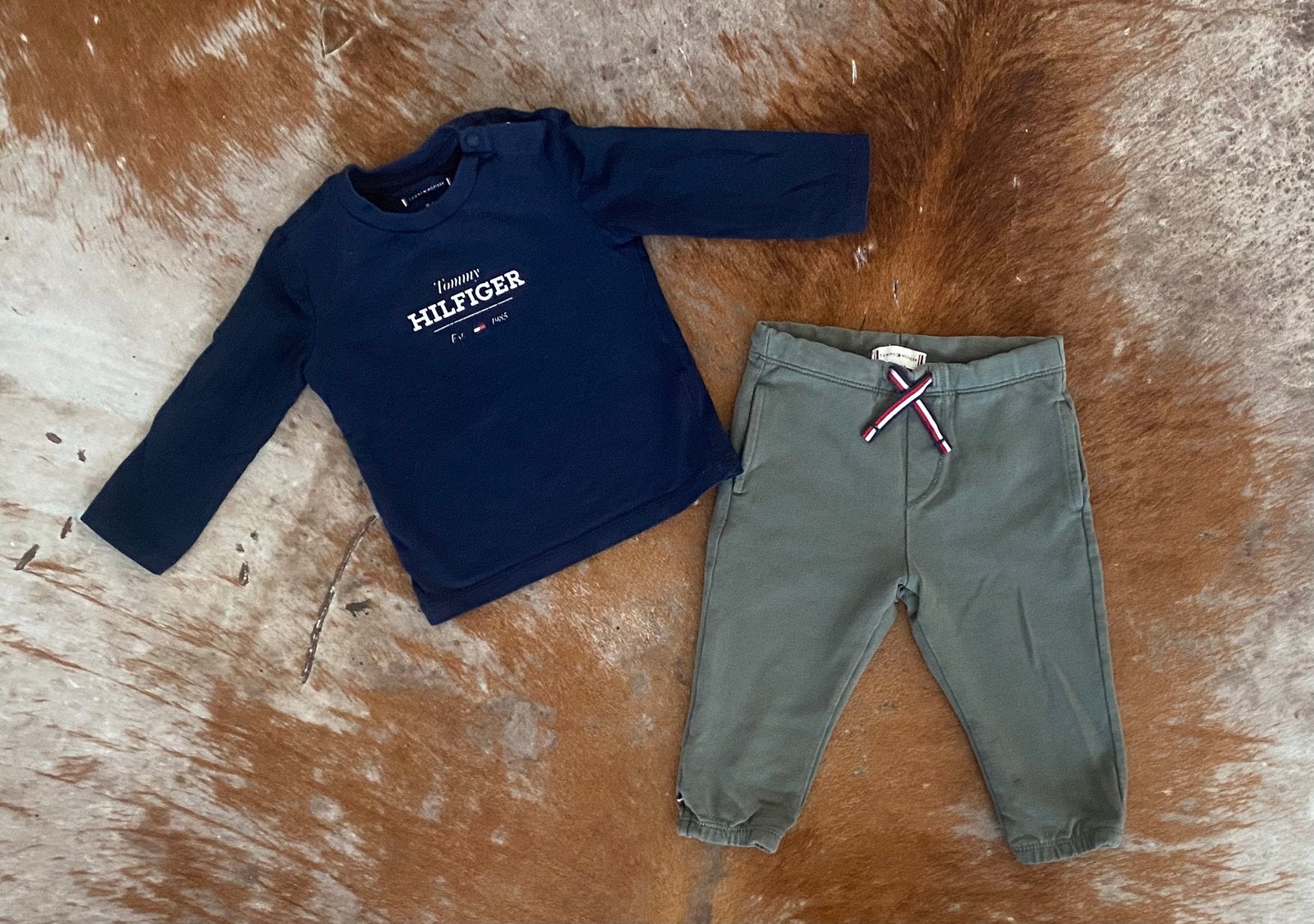 Tommy Hilfiger setje, Ophalen of Verzenden, Zo goed als nieuw, Jongetje, Setje