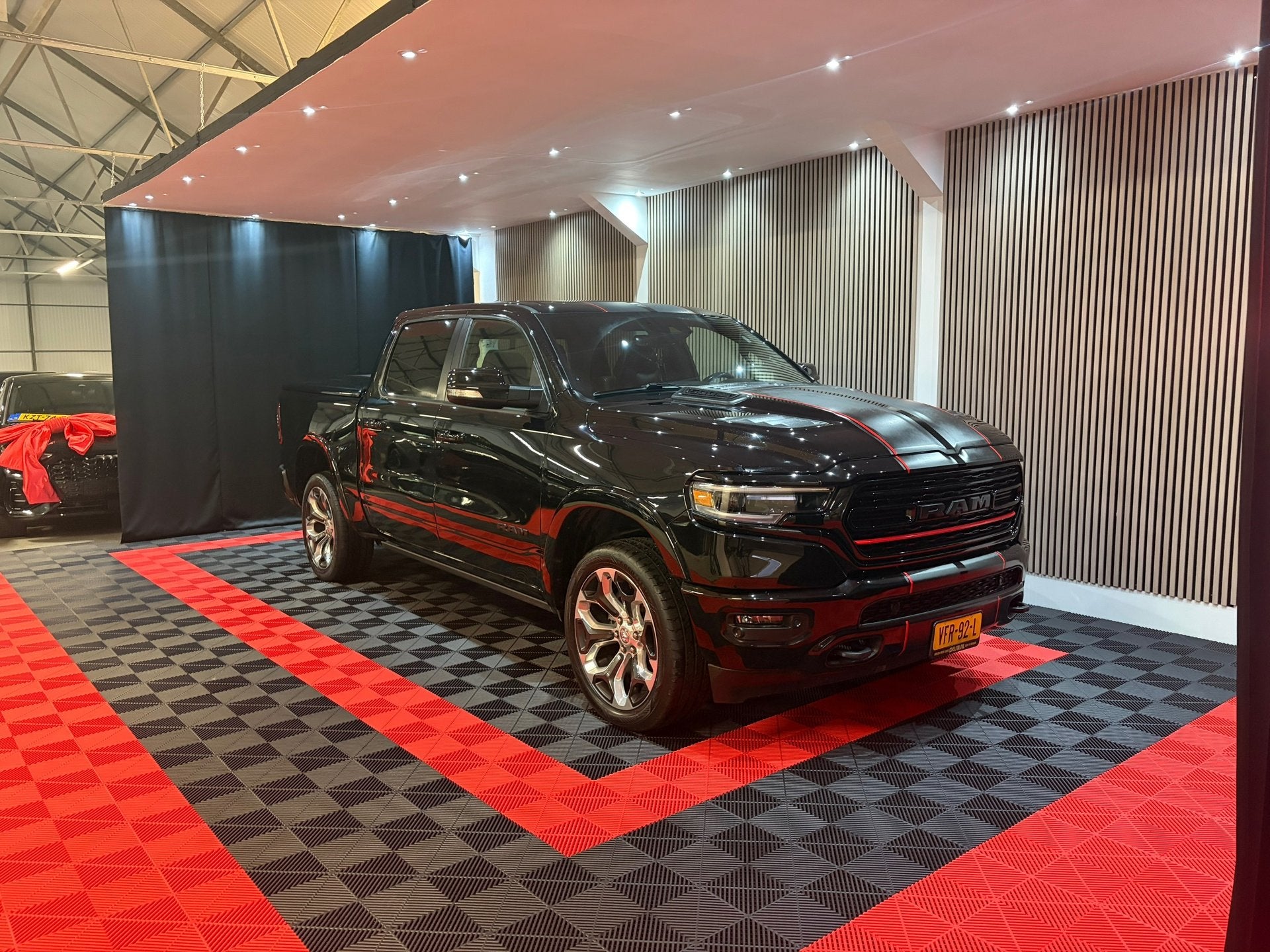 Dodge Ram 1500 5.7 V8 Hemi 4x4 Crew Cab Laramie Limited Edit, Auto's, Dealer onderhouden, Gebruikt, 5654 cc, Verwarmde buitenspiegels