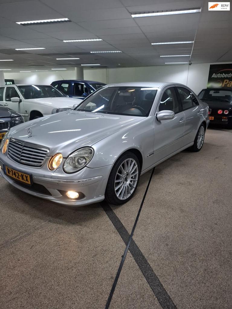 Mercedes-Benz E-klasse 350 Elegance 4-Matic zeer net en roes, Auto's, Mercedes-Benz, Automaat, Gebruikt, 1675 kg, Parkeersensor