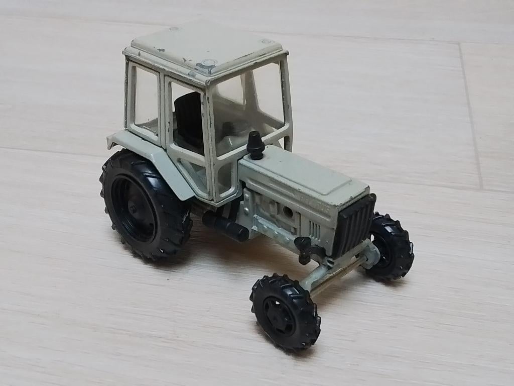 MtZ 82 Belarus Tractor Traktoroexport made in ussr, Hobby en Vrije tijd, Modelauto's | 1:43, Gebruikt, Tractor of Landbouw, Overige merken