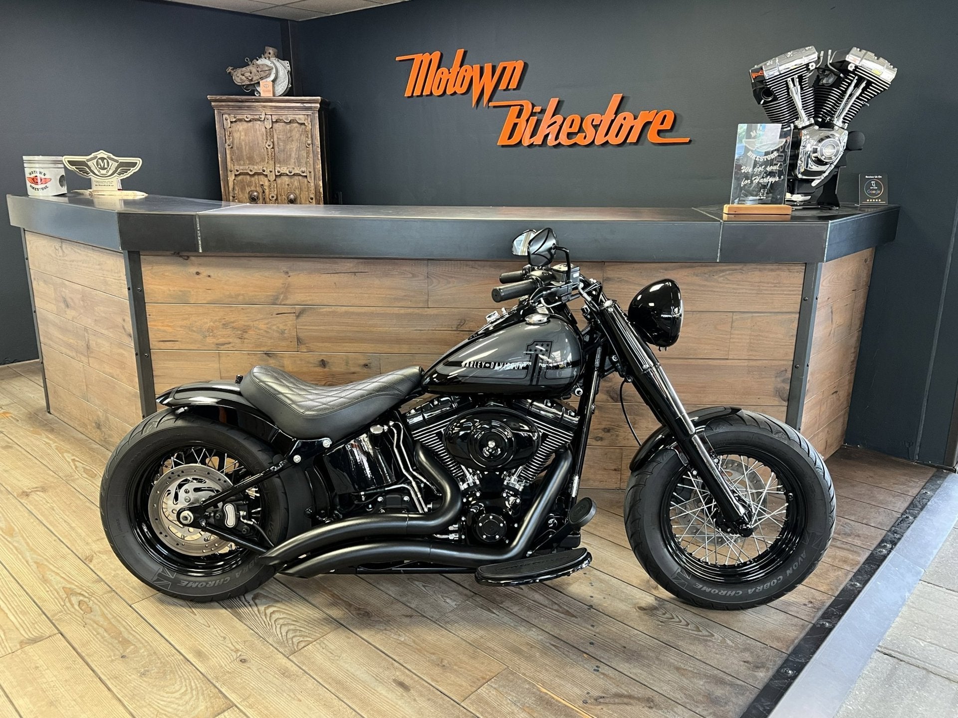 Harley Davidson FLS Softail Custom Special Paint Custom Rear, Info@harley-davidson.com, Meer dan 35 kW, Overig, 3700 W Juneau Ave
53208  Wisconsin , US